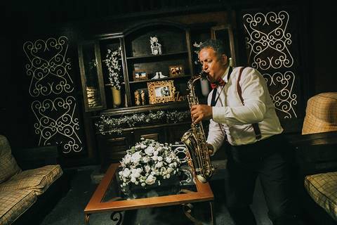 Casamento Rústico Boho Chic Petrópolis Pousada Recanto dos Pinheiros Vestido Noiva Inspiração Noivos Gravata Borboleta Noivo Padrinhos Madrinhas de Casamento Vestido de Madrinha Pousada para se Casar Petrópolis Rio de Janeiro Ensaio Casal Making of Noiva'