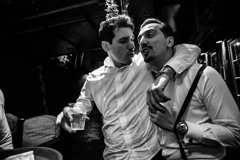 Casamento Rústico Boho Chic Petrópolis Pousada Recanto dos Pinheiros Vestido Noiva Inspiração Noivos Gravata Borboleta Noivo Padrinhos Madrinhas de Casamento Vestido de Madrinha Pousada para se Casar Petrópolis Rio de Janeiro Ensaio Casal Making of Noiva'