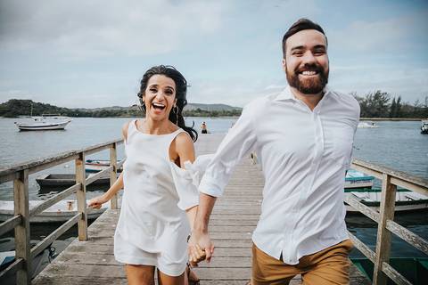 Ensaio Pre Casamento Ensaio  de Casal Cabo Frio Noivos RJ Destination Wedding Bairro da Passagem Praia das Conchas Canal Cabo Frio Fotos Casal '