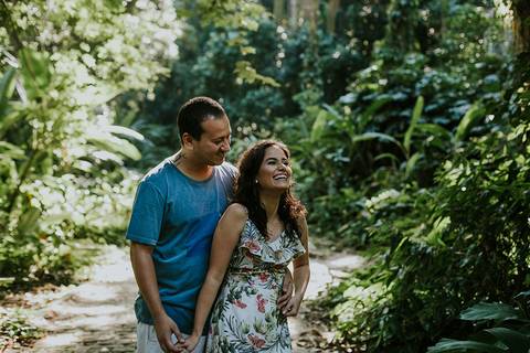 Ensaio de Casal Parque Lage Rio de Janeiro Ensaio no Parque Ensaio no Mato Foto de Casal Ensaio Pré Casamento Fotos no Parque Lage Ensaio de Casal Time Save The Date'