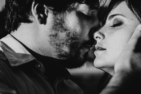 Ensaio de Casal Horto Botânico de Niterói Horto do Fonseca Pre Wedding Praia Adão e Eva Fortaleza de Santa Cruz Niterói Fotos de Casal Casal no Mar Casamento de Dia Ensaio na Praia '