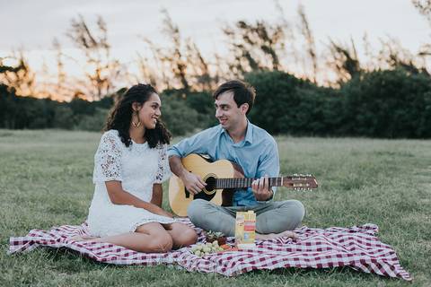 Ensaio Casal Cabo Frio Rua da Passagem Praia do Japones Canal de Cabo Frio Pre Casamento Casal Ensaio na Praia Ensaio Picnic'