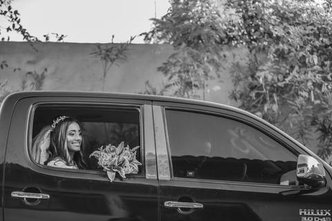 noiva no carro'