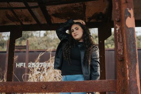 Ensaio Externo de Debutante 15 Anos na Praca da Estacao em Matozinhos MG e no Sítio Recanto do Johnys em Capim Branco MG'