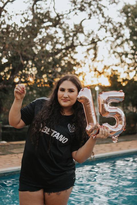 Ensaio Externo de Debutante 15 Anos na Praca da Estacao em Matozinhos MG e no Sítio Recanto do Johnys em Capim Branco MG'