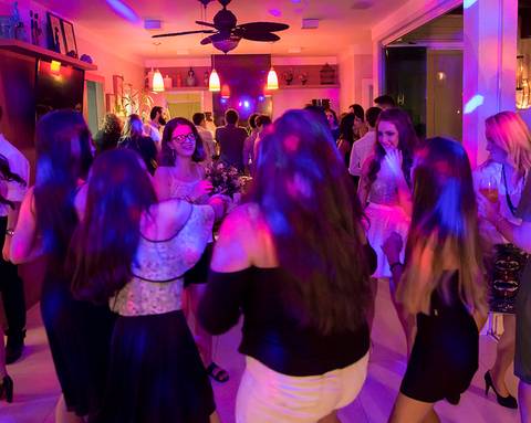 Galera dança muito na pista'