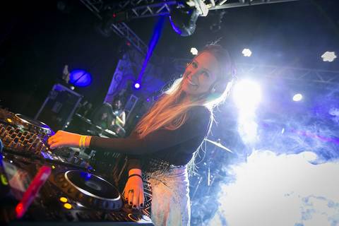Dj Lara Alves'