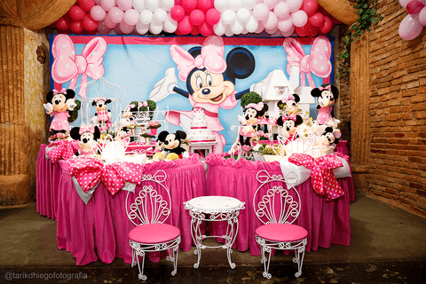 mesa do bolo com tema mickey e minnie'