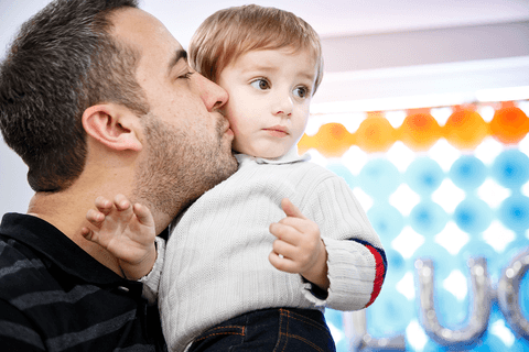 Papai durante o aniversário infantil do Lucas em São Paulo SP'