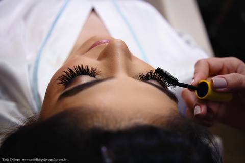 Making of da Noiva no dia do casamento no salão Sarah Correa Coiffeur'