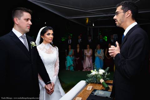 Noivos no Altar  durante a cerimônia no espaço VIP eventos em Jaguariúna interior de São Paulo - Tarik Dhiego Fotografia'