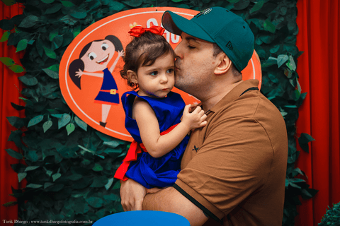 catharina com o papai na mesa do bolo festa infantil aniversario catharina 2 anos show da luna sao paulo sp guilhermina tarik dhiego fotografia'