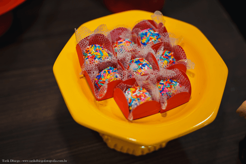 decoração beijinho brigadeiro doces festa infantil aniversario catharina 2 anos show da luna sao paulo sp guilhermina tarik dhiego fotografia'