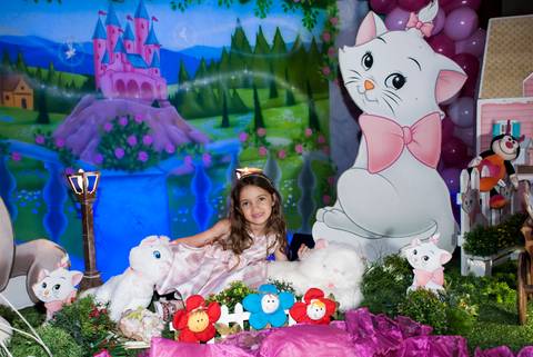 posando para foto com a gatinha marry'