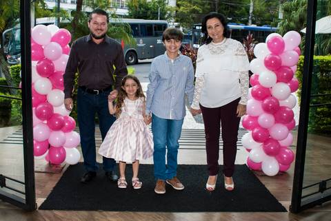 entrada da família para a festa da Gabriela'