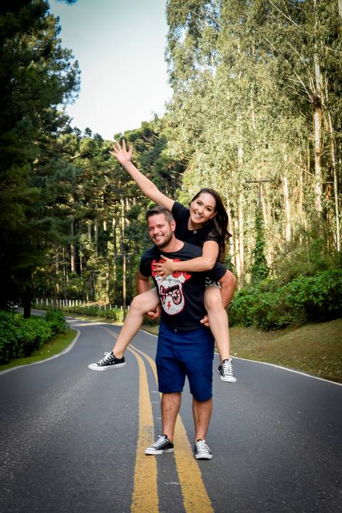 Ensaio Pré Wedding em campos de trigo na cidade de Campo Largo - PR'