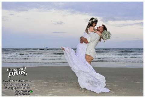 Ensaio do casal no Dia do Casamento.
Local: Praias do Litoral do Paraná.'