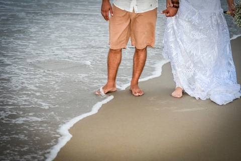 Ensaio do casal no Dia do Casamento.
Local: Praias do Litoral do Paraná.'