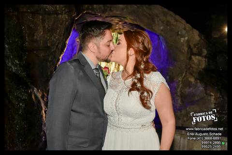 Ensaio do casal no Dia do Casamento.
Local: Vinhos Durigan - Santa Felicidade - Curitiba -PR'