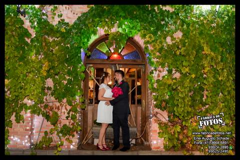 Ensaio do casal no Dia do Casamento.
Local: Vinhos Durigan - Santa Felicidade - Curitiba -PR'