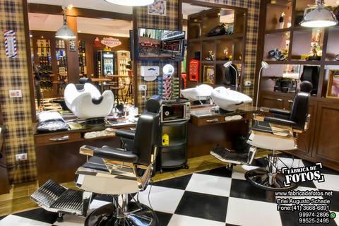 Ambientes de Barbearia / Navalha & Beer'