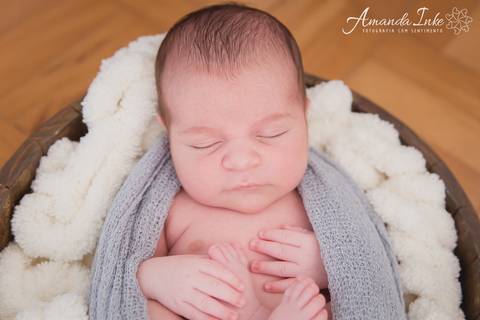 Sessão newborn na casa do cliente'