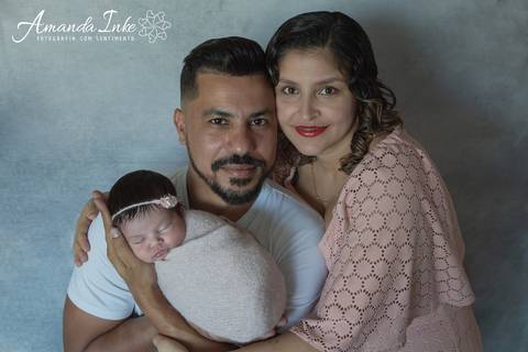 Foto dos pais no ensaio newborn em São Paulo'