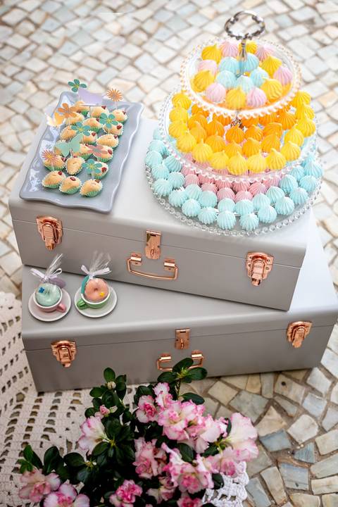 decoração festa infantil tema primavera flores de papel colorida Brasília papel e tesoura personalizada'