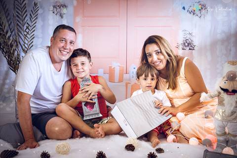 ensaio família ano novo reveillon 2021 feliz ano novo ensaio em estúdio Brasília DF ensaio família book família veloso valentim'