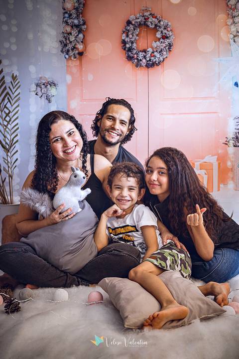 ensaio família ano novo reveillon 2021 feliz ano novo ensaio em estúdio Brasília DF ensaio família book família veloso valentim'