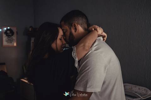 casal dançando agarradinhos'