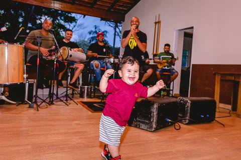 Que galinha pintadinha o que!! O Arthur gosta é de Pagode...'