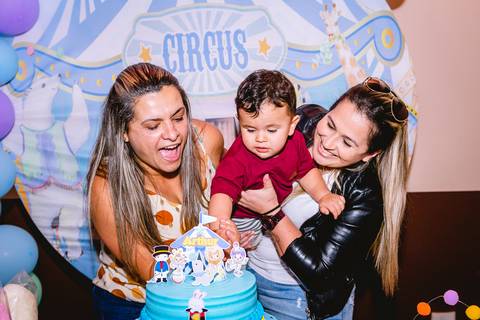 Lambuzando as madrinhas.'