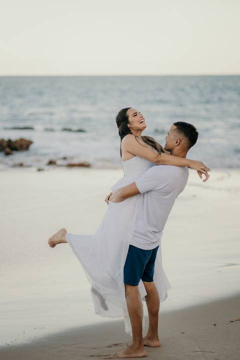 Ensaio Arthur e Ellen, pré casamento, pré wedding, praia de coqueirinho, fotos espontânea de casal, namorados, João Pessoa, litoral sul da paraíba,'