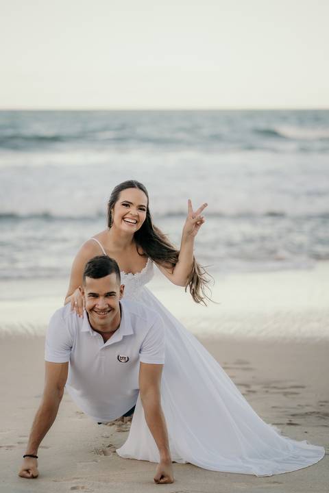Ensaio Arthur e Ellen, pré casamento, pré wedding, praia de coqueirinho, fotos espontânea de casal, namorados, João Pessoa, litoral sul da paraíba, praia de coqueirinho,'
