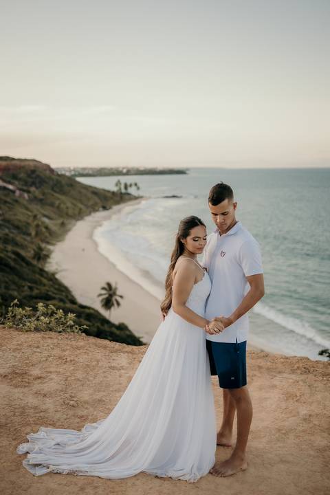 Ensaio Arthur e Ellen, pré casamento, pré wedding, praia de coqueirinho, fotos espontânea de casal, namorados, João Pessoa, litoral sul da paraíba, praia de coqueirinho,'