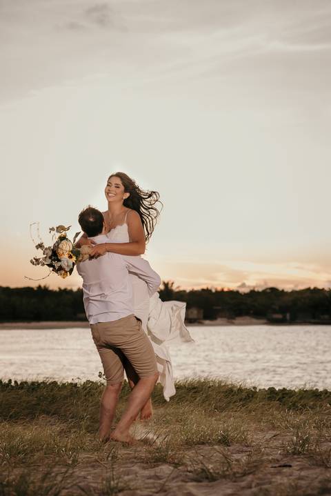 ensaio de casal, canyon de coqueirinho, praia de coqueirinho, João Pessoa, conde, fotografo de ensaios em João Pessoa, pré wedding, fotos de casamento, barra de gramame, por do sol, silhueta'