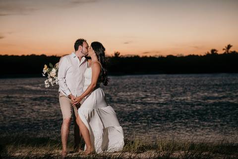 ensaio de casal, canyon de coqueirinho, praia de coqueirinho, João Pessoa, conde, fotografo de ensaios em João Pessoa, pré wedding, fotos de casamento, barra de gramame, por do sol, silhueta'
