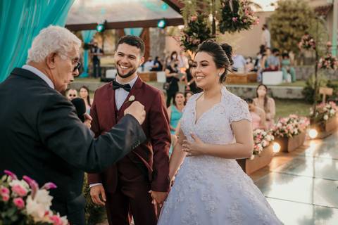 making of da noiva, making of do noivo, kasa falésia, casamento de dia, casamento na praia, Dafly makeup casamento ao ar livre, casamento no campo, casamento emocionante, homem de ferro, homem de ferro no casamento'