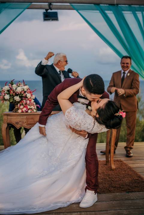 making of da noiva, making of do noivo, kasa falésia, casamento de dia, casamento na praia, Dafly makeup casamento ao ar livre, casamento no campo, casamento emocionante, '