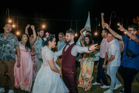 making of da noiva, making of do noivo, kasa falésia, casamento de dia, casamento na praia, Dafly makeup casamento ao ar livre, casamento no campo, casamento emocionante, '