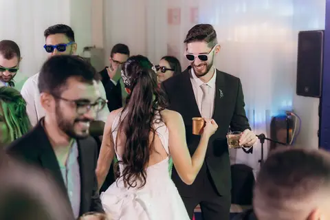 casamento Andressa e Lucas na Capela Santa Tereza D'ávila e recepção do casamento no Gracejos Recepções em João Pessoa, noivos emocionados, Daniel Araujo Fotografia, retrato de noivos, valsa de casamento, festa de casamento'