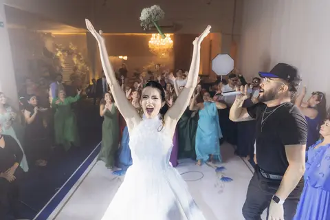 casamento Andressa e Lucas na Capela Santa Tereza D'ávila e recepção do casamento no Gracejos Recepções em João Pessoa, noivos emocionados, Daniel Araujo Fotografia, retrato de noivos, valsa de casamento, festa de casamento'