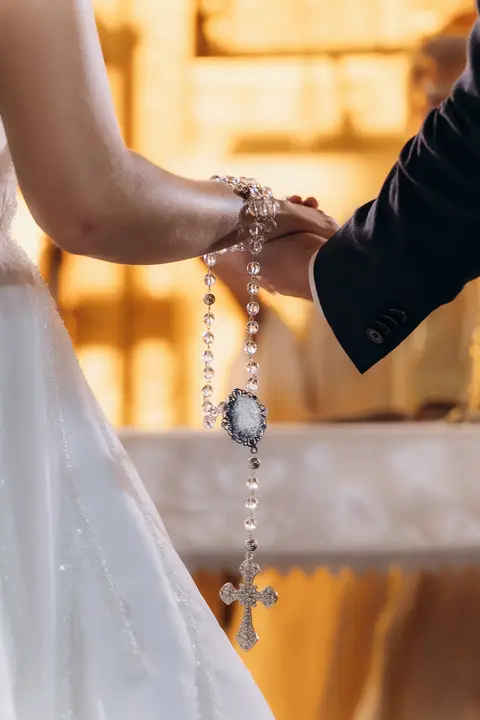 casamento Andressa e Lucas na Capela Santa Tereza D'ávila e recepção do casamento no Gracejos Recepções em João Pessoa, noivos emocionados,'