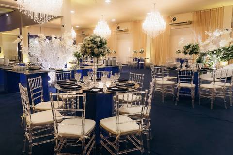 casamento Andressa e Lucas na Capela Santa Tereza D'ávila e recepção do casamento no Gracejos Recepções em João Pessoa, noivos emocionados,'