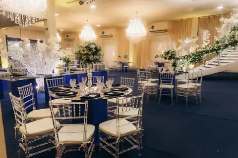 casamento Andressa e Lucas na Capela Santa Tereza D'ávila e recepção do casamento no Gracejos Recepções em João Pessoa, noivos emocionados,'