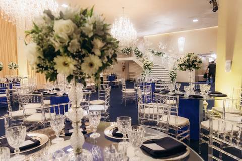 casamento Andressa e Lucas na Capela Santa Tereza D'ávila e recepção do casamento no Gracejos Recepções em João Pessoa, noivos emocionados,'