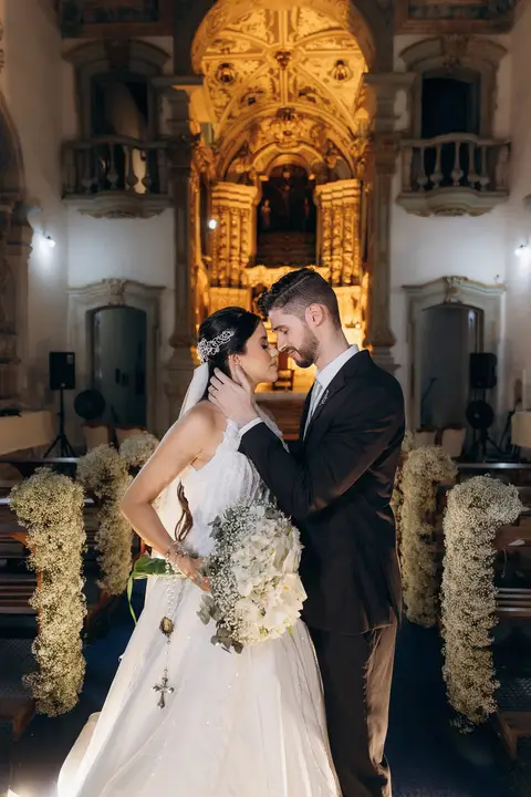 casamento Andressa e Lucas na Capela Santa Tereza D'ávila e recepção do casamento no Gracejos Recepções em João Pessoa, noivos emocionados, Daniel Araujo Fotografia, retrato de noivos'