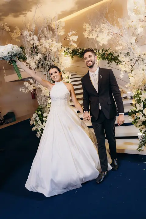 casamento Andressa e Lucas na Capela Santa Tereza D'ávila e recepção do casamento no Gracejos Recepções em João Pessoa, noivos emocionados, Daniel Araujo Fotografia, retrato de noivos'