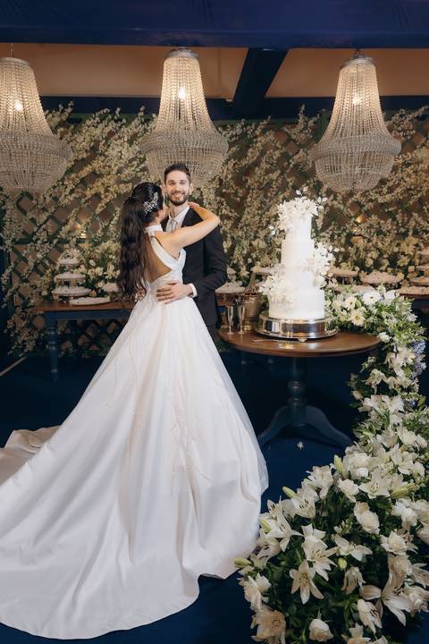 casamento Andressa e Lucas na Capela Santa Tereza D'ávila e recepção do casamento no Gracejos Recepções em João Pessoa, noivos emocionados, Daniel Araujo Fotografia, retrato de noivos, valsa de casamento, festa de casamento'